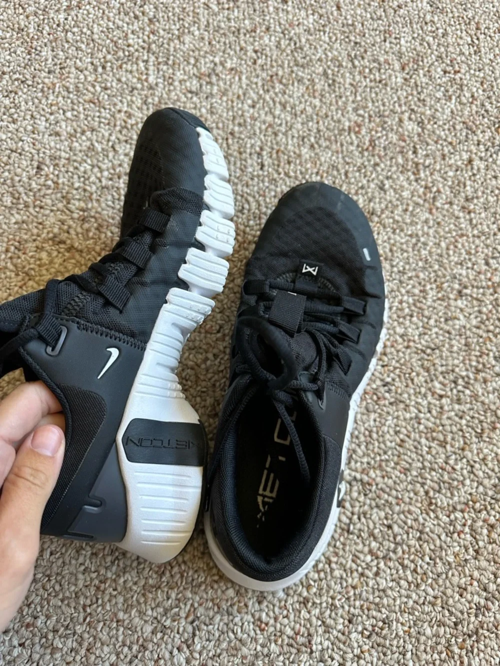 Nike Black and White Metcon 5 - Picture 6 of 7